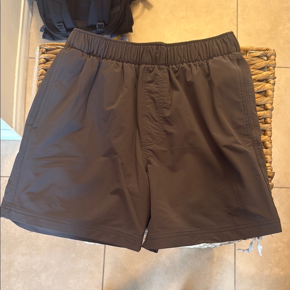 Oliver’s apparel grey 5” shorts